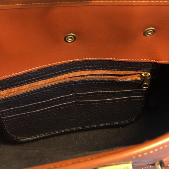 VINTAGE DOONEY BROKEN CLASP 14" X 9" X 5" ALL WEATHER LEATHER handbag. … - Picture 11 of 12